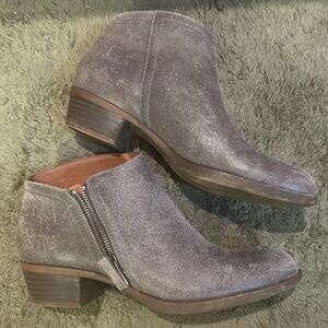 Lucky Brand Ankle Bootss in distressed gray